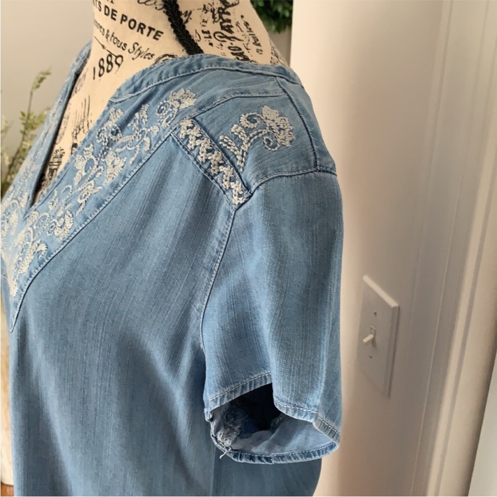 Maurice's Embroidered Chambray Super Soft Dress Size Large - Picture 4 of 10